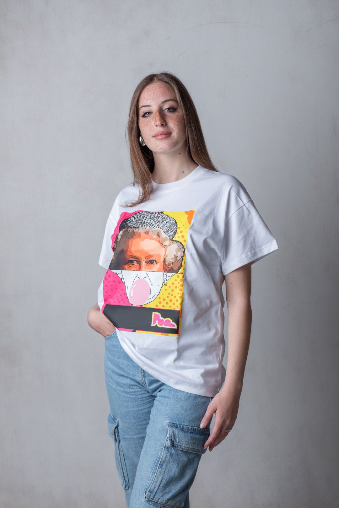 "The Queen" Bubble Gum Tee - Bianco