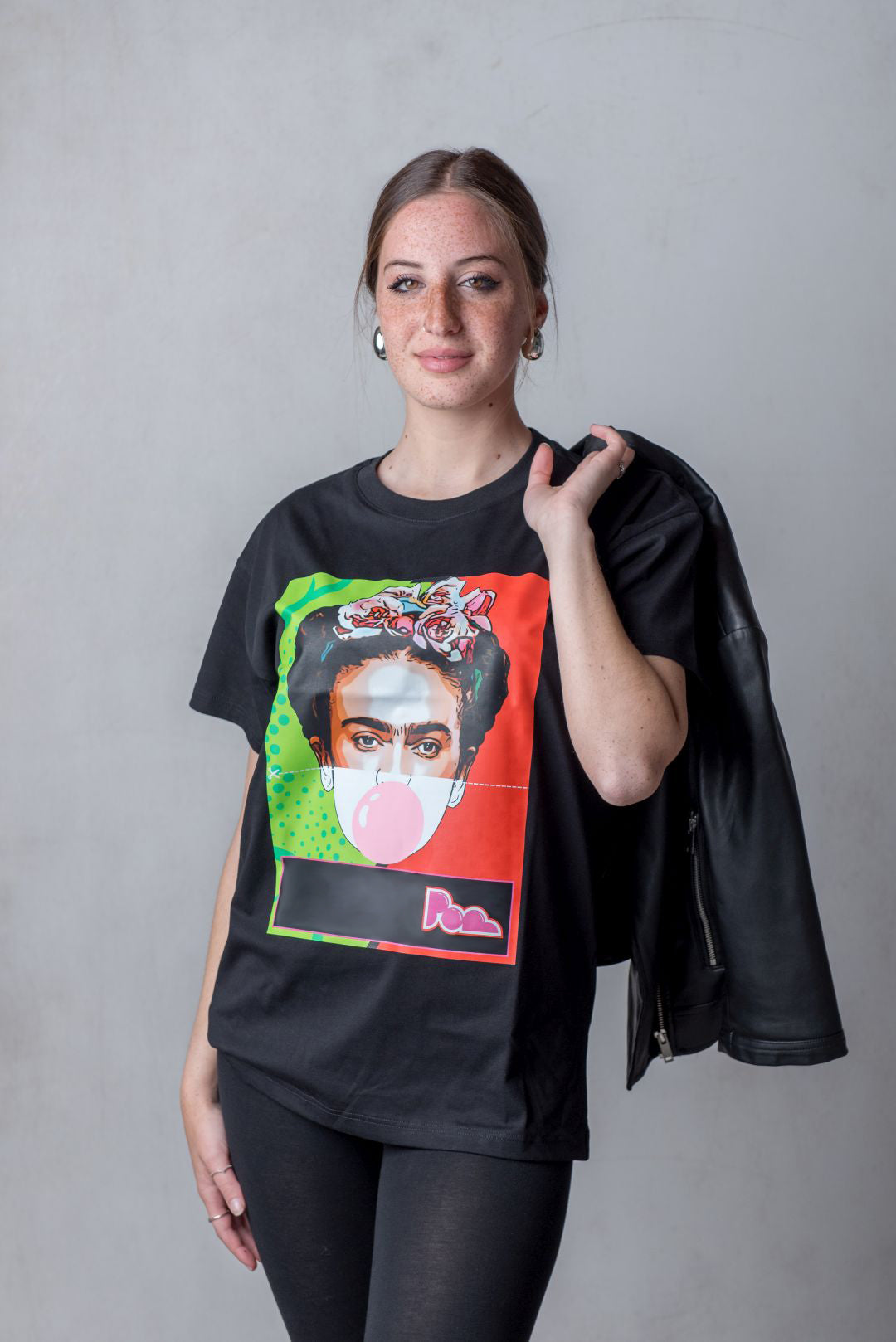 "Frida Kahlo" Bubble Gum Tee - Nera